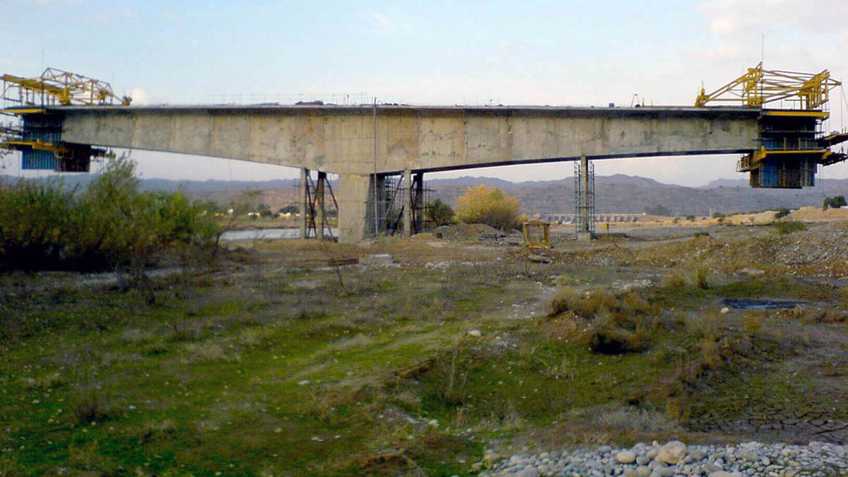 Gotvand (Gheysar Aminpour) Bridge