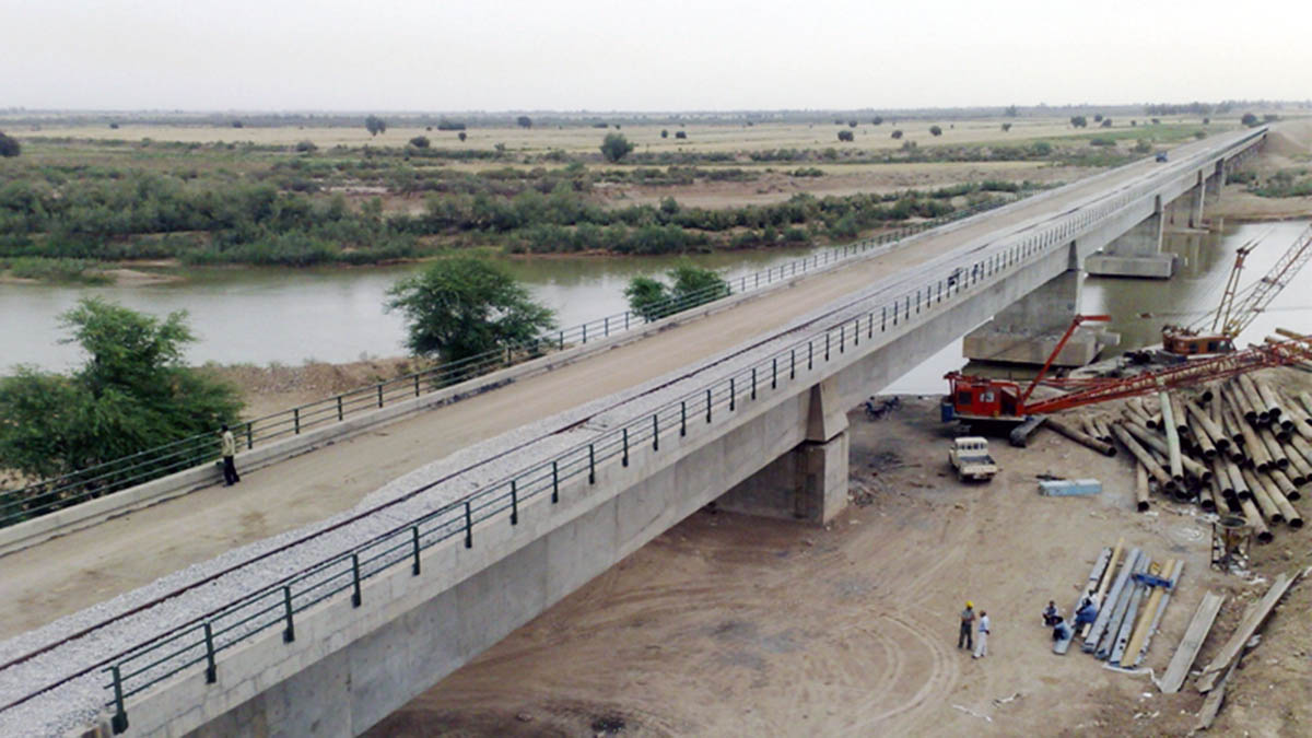 Nezamieh-Miandasht Railway Bridge